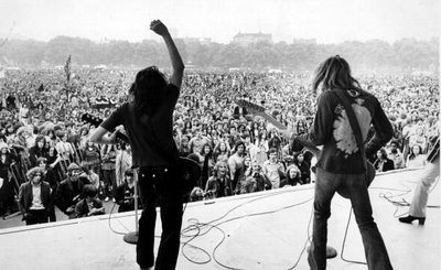 deVOL-kitchens-blog-Paul OLeary-A Guide to Entrepreneurship-Greg Ridley-Peter Frampton-Steve Marriot-music-band-concert-black and white-rock-Humble Pie