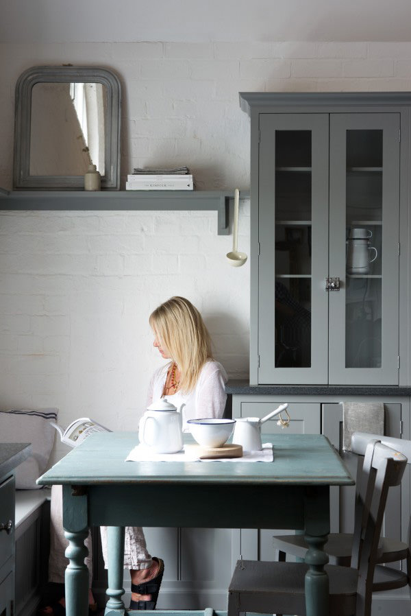 deVOL-Shaker-loft-kitchen-Lead-Kinfolk book-stylish-vintage-simple-classic-photography