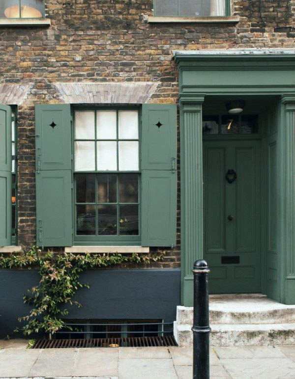 the entrance of 7 Fournier Street by John Nicolson