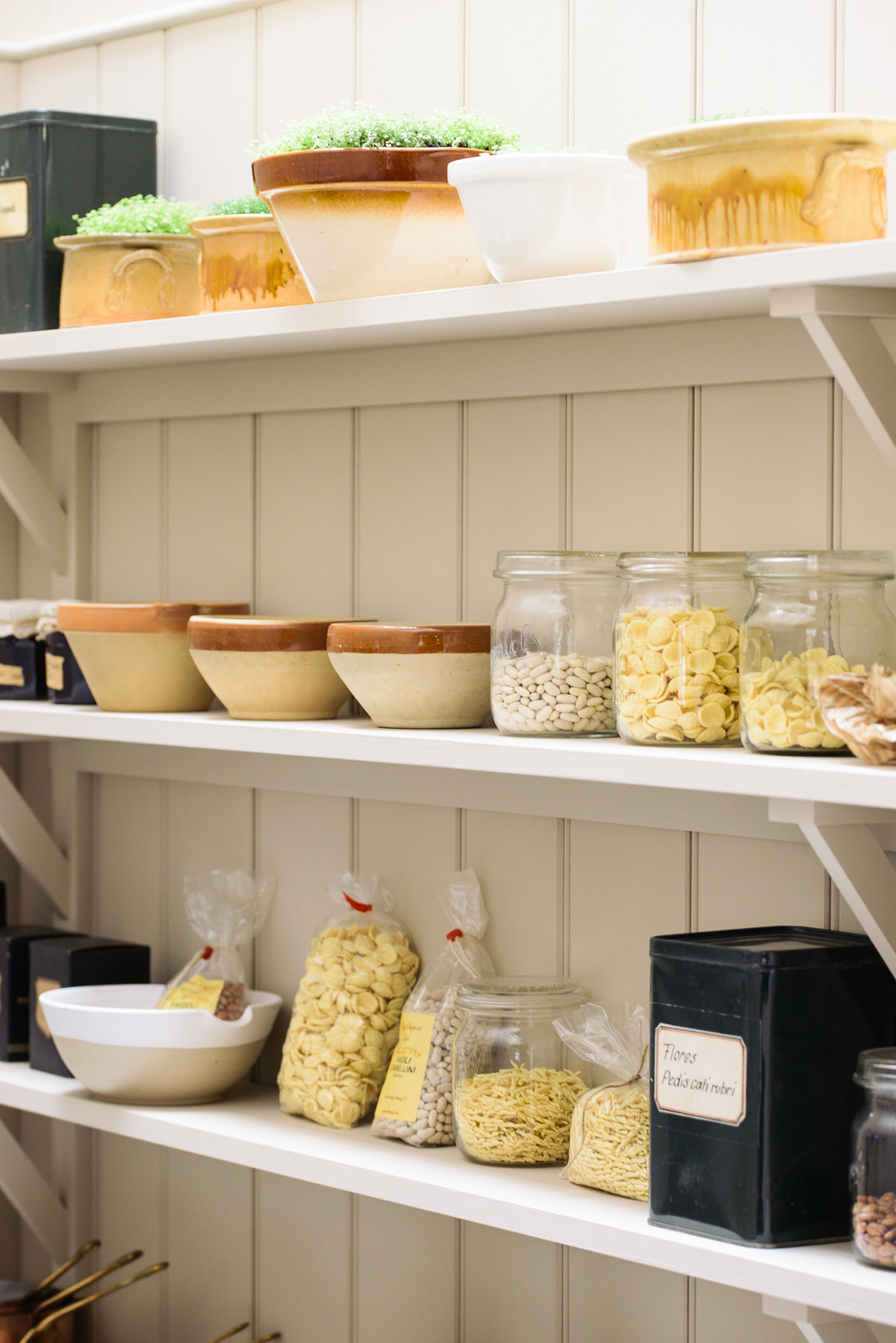 pantrysupplies-deVOL