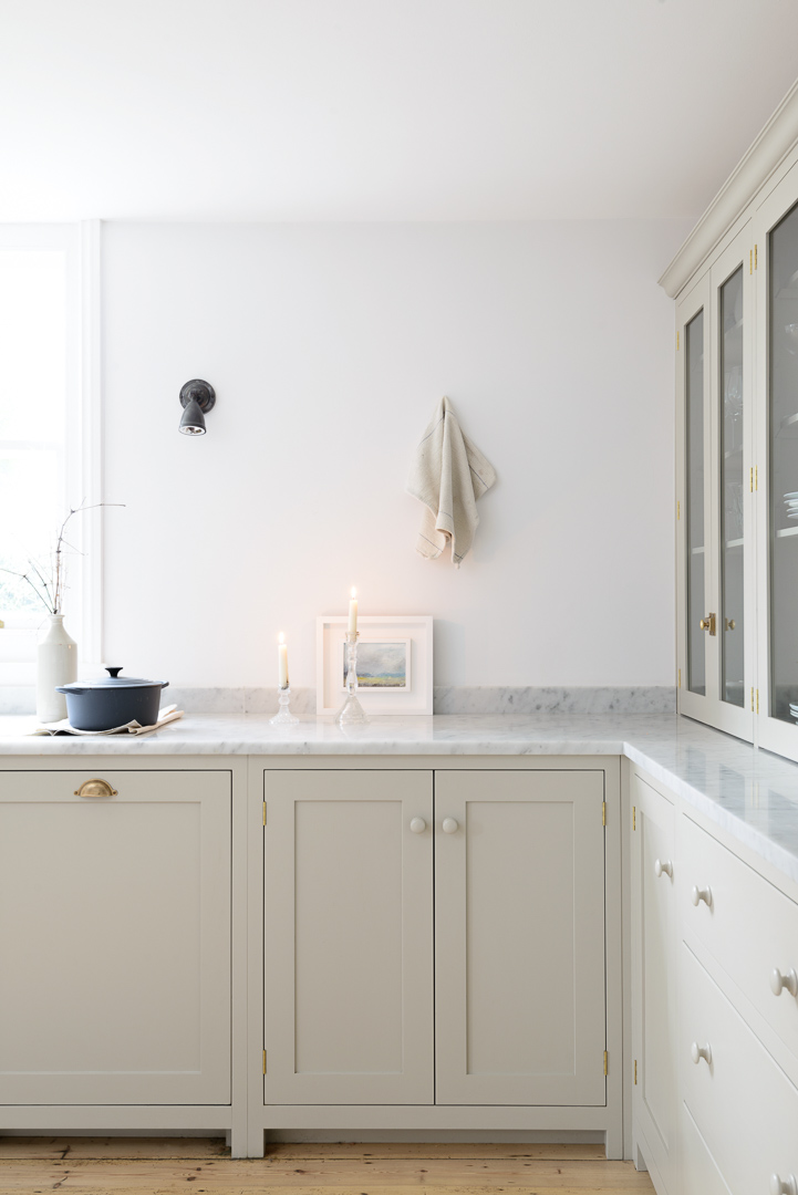 Luxurious Carrara marble worktops in the beautiful Brighton Kitchen