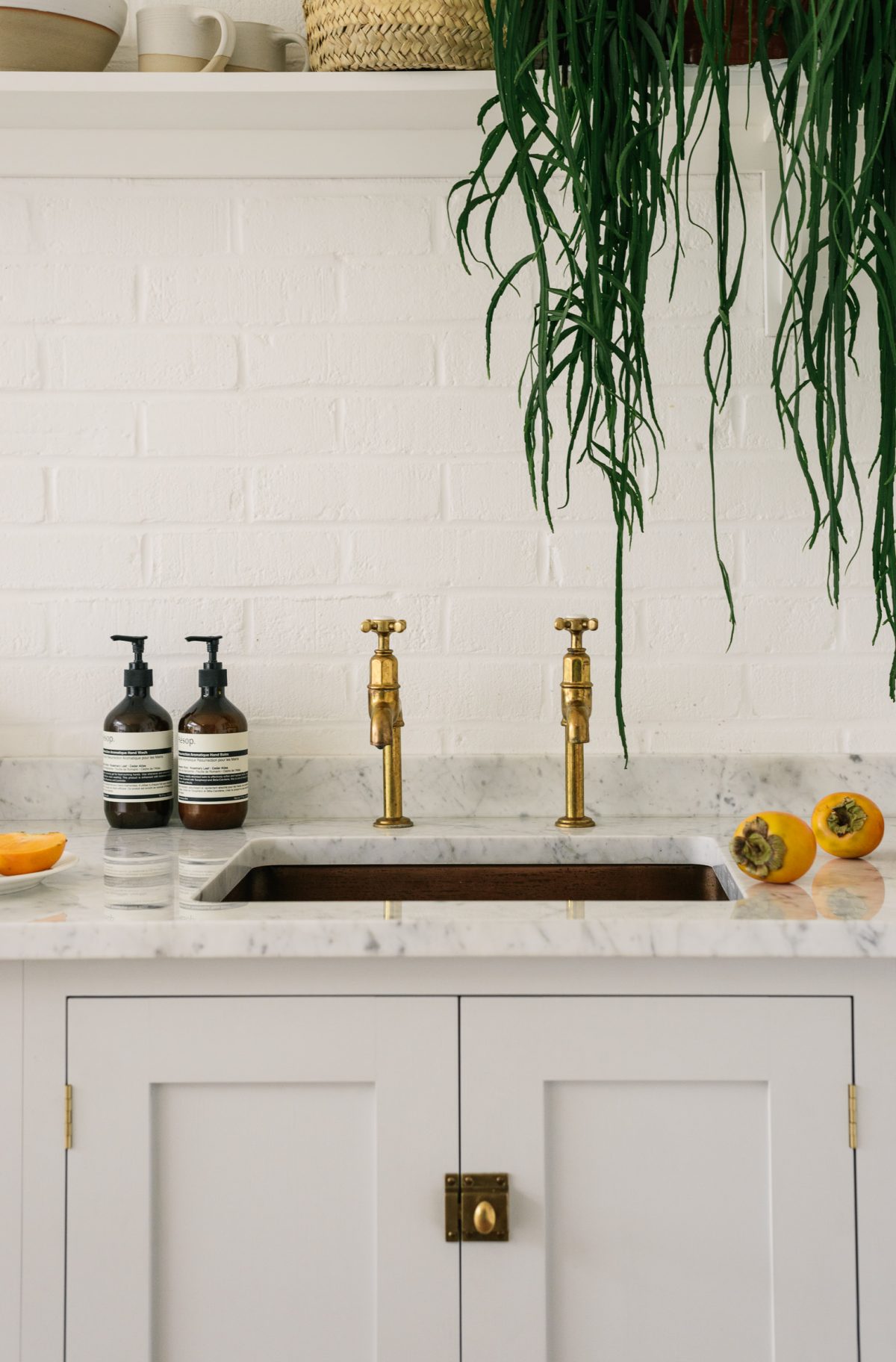 The Strawberry Hill Kitchen features a polished Carrara marble worktop, notice the lovely reflections on this surface.