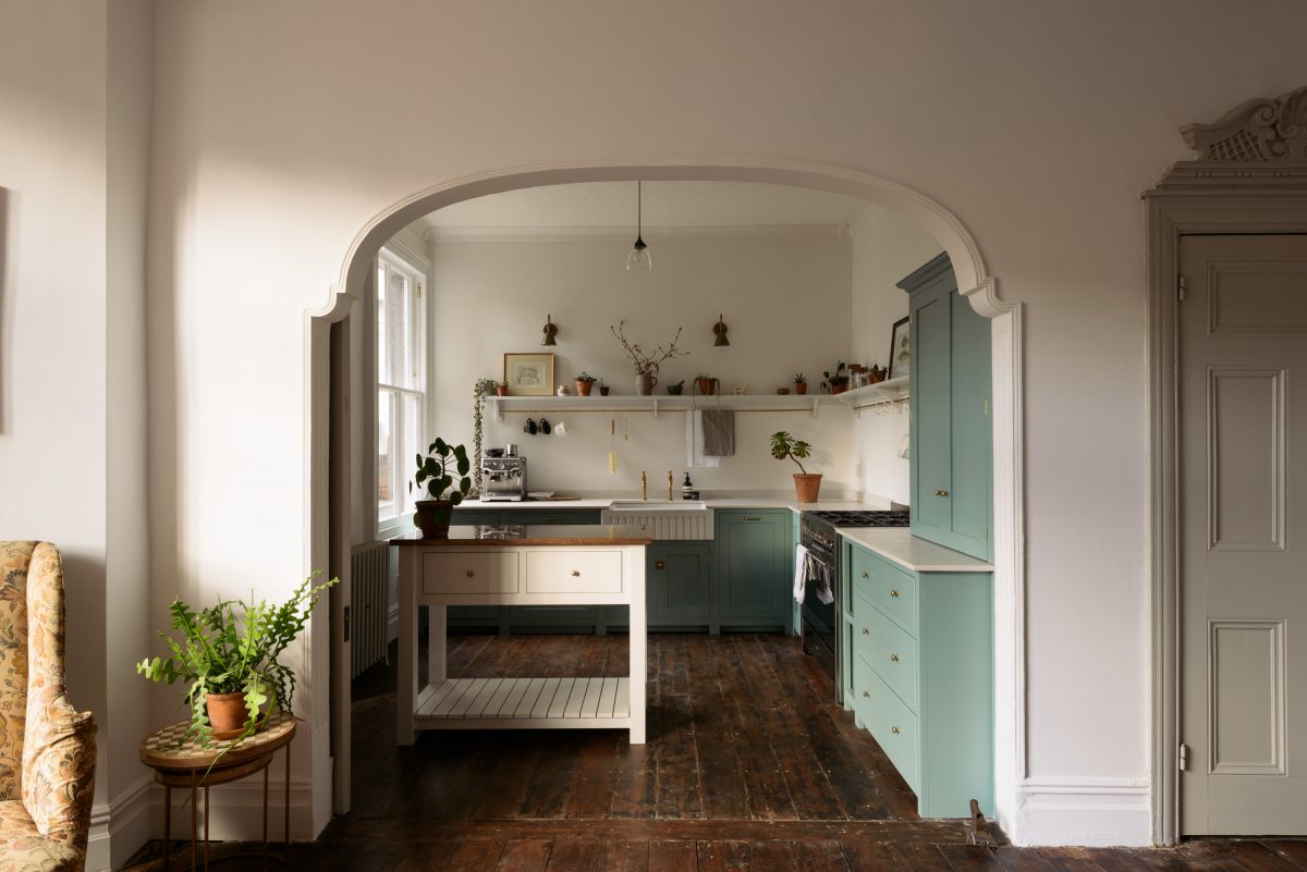 The cupboards in this beautiful kitchen in Cardiff are all from our Real Shaker range.