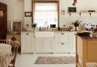 What’s better for your kitchen cupboards, skirting or toe-kicks?