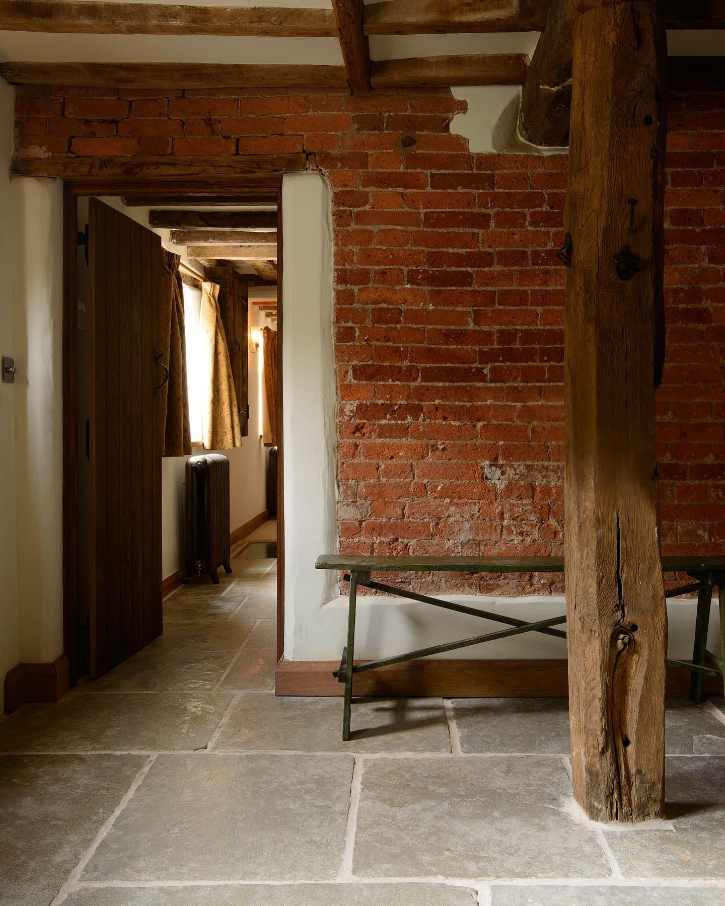 Umbrian Limestone -560mm x free lengths (20mm thick)