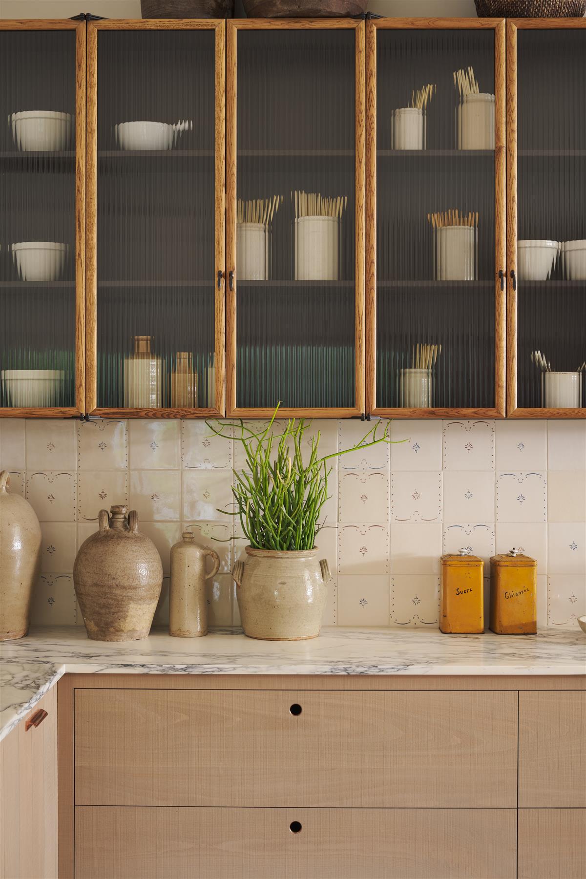 Ditsy Delft Tile - Plain