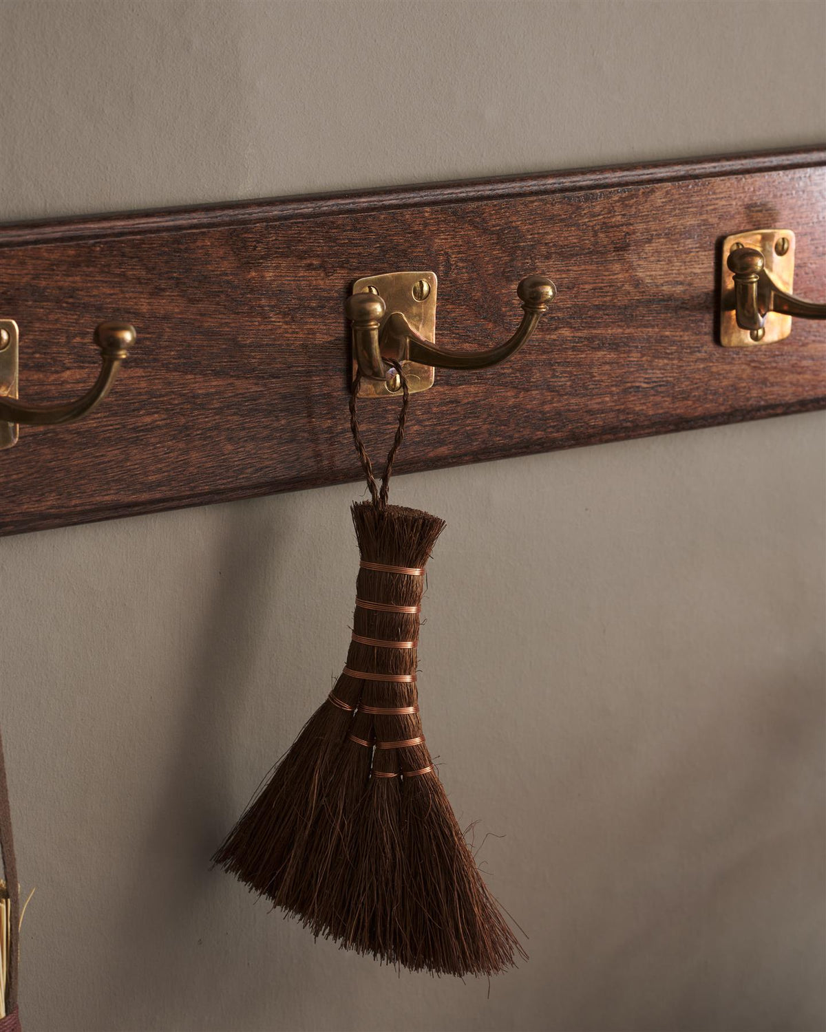 The Twin Edwardian Hook Rack - 5 Hooks, Mahogany Finish TEST