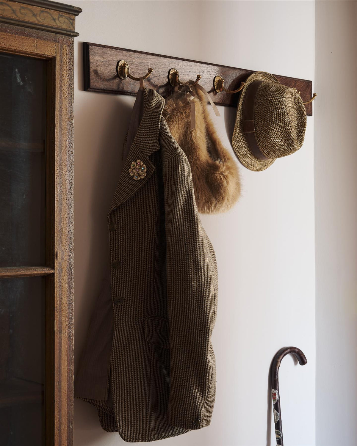 The Twin Parisian Café Hook Rack - 6 Hooks, Mahogany Finish TEST