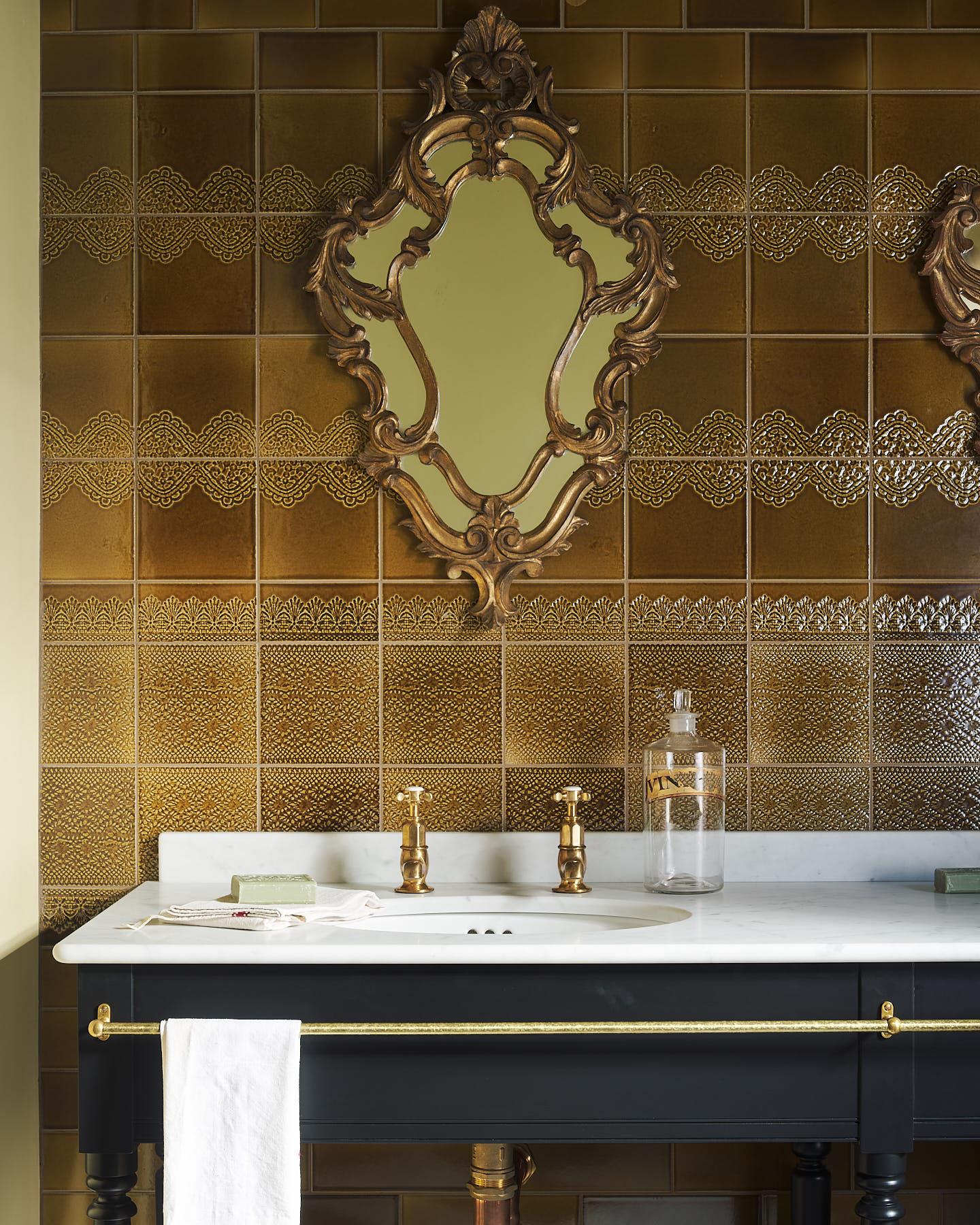 Sepia Lace Market Tiles - Florentine Scallop Square