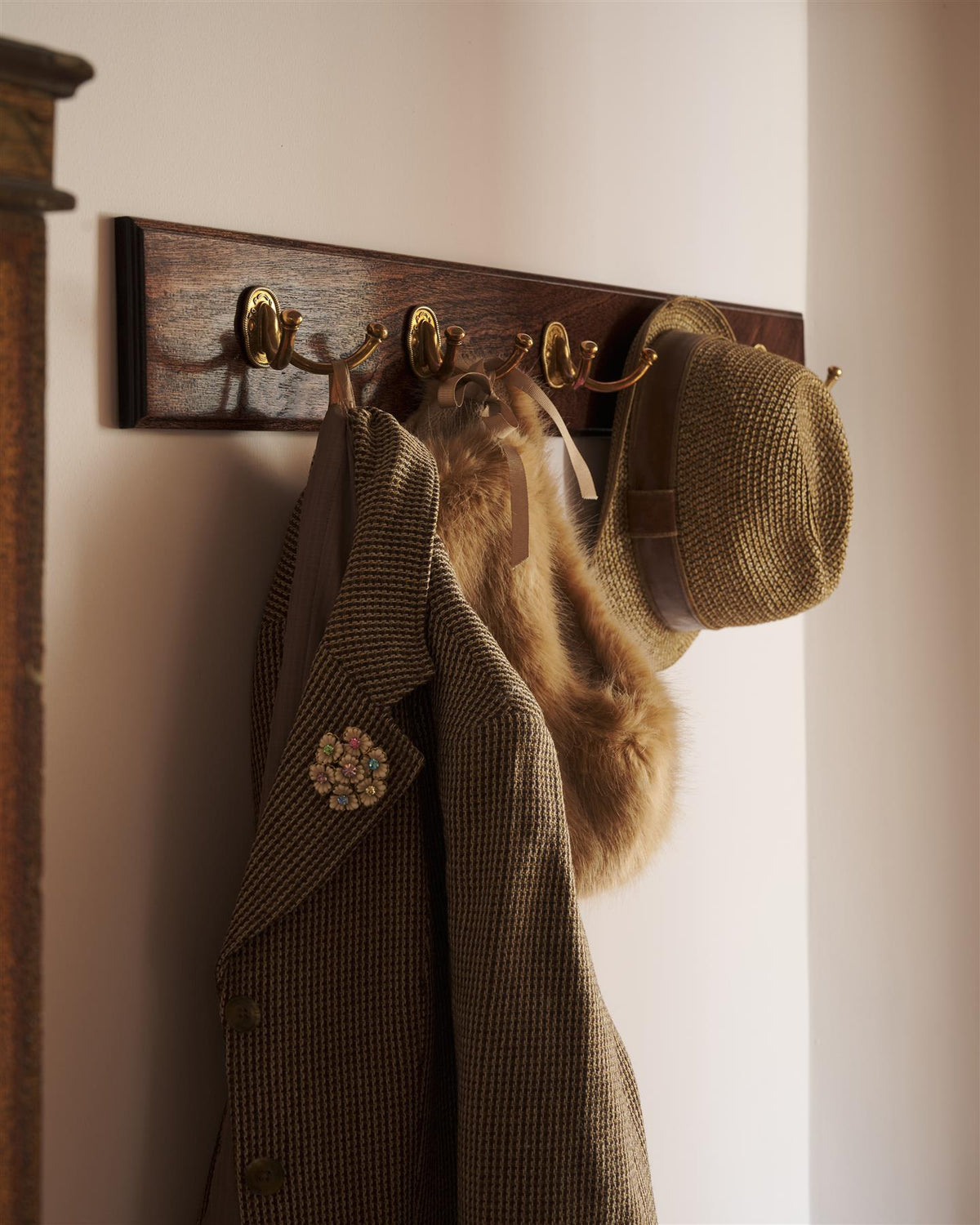 The Twin Parisian Café Hook Rack - 6 Hooks, Mahogany Finish TEST