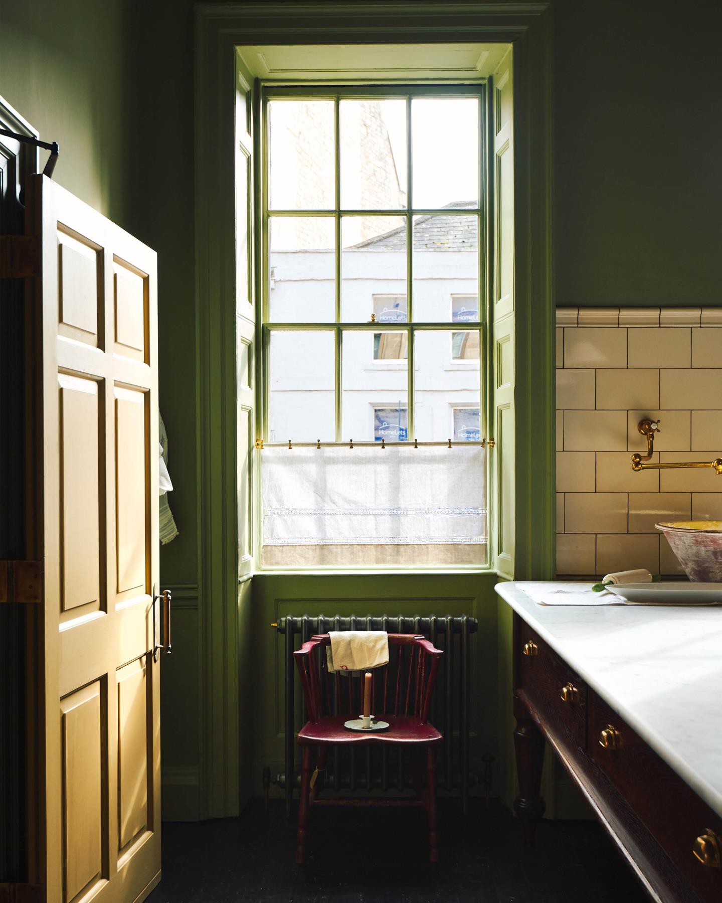 Aged Brass Café Curtain Rail - 1000mm rail with 3 brackets & 12 clips