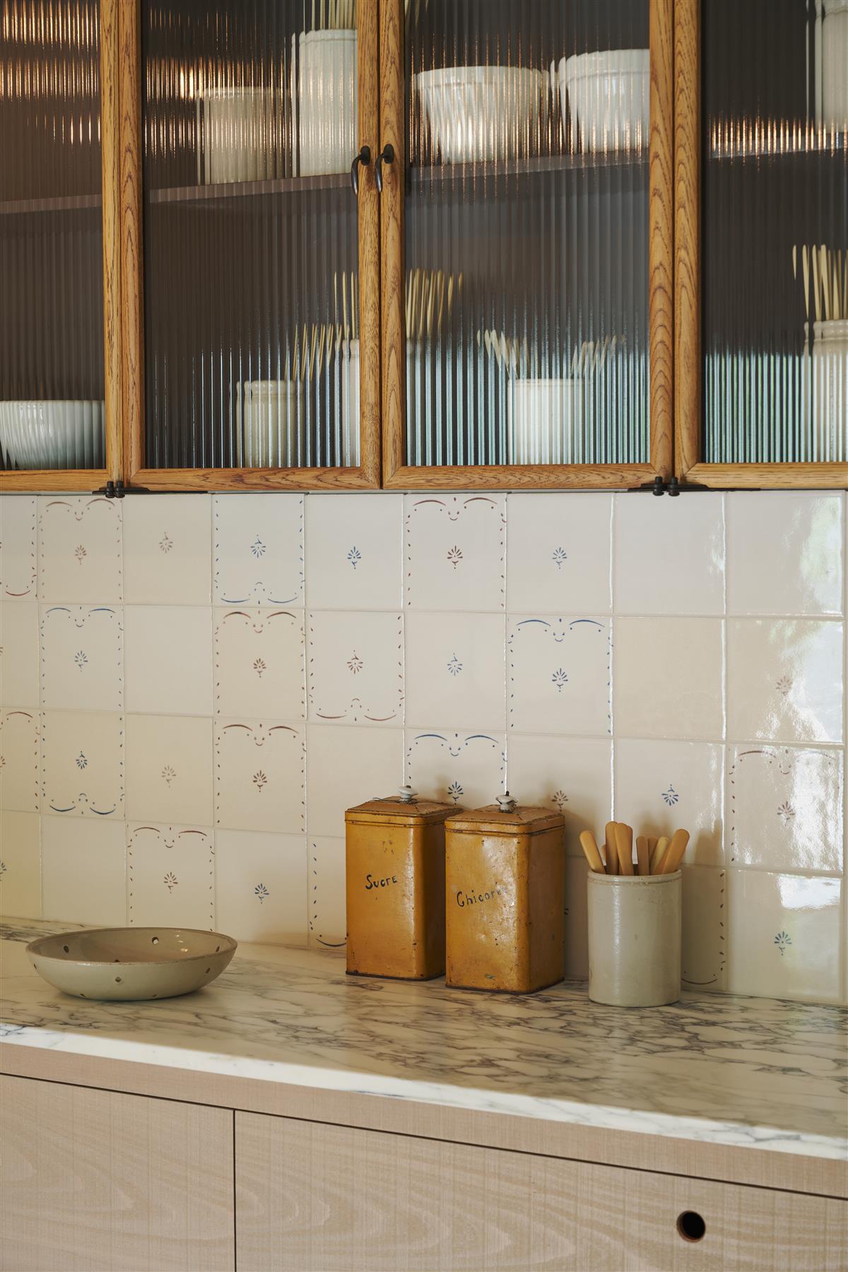 Ditsy Delft Tile - Plain