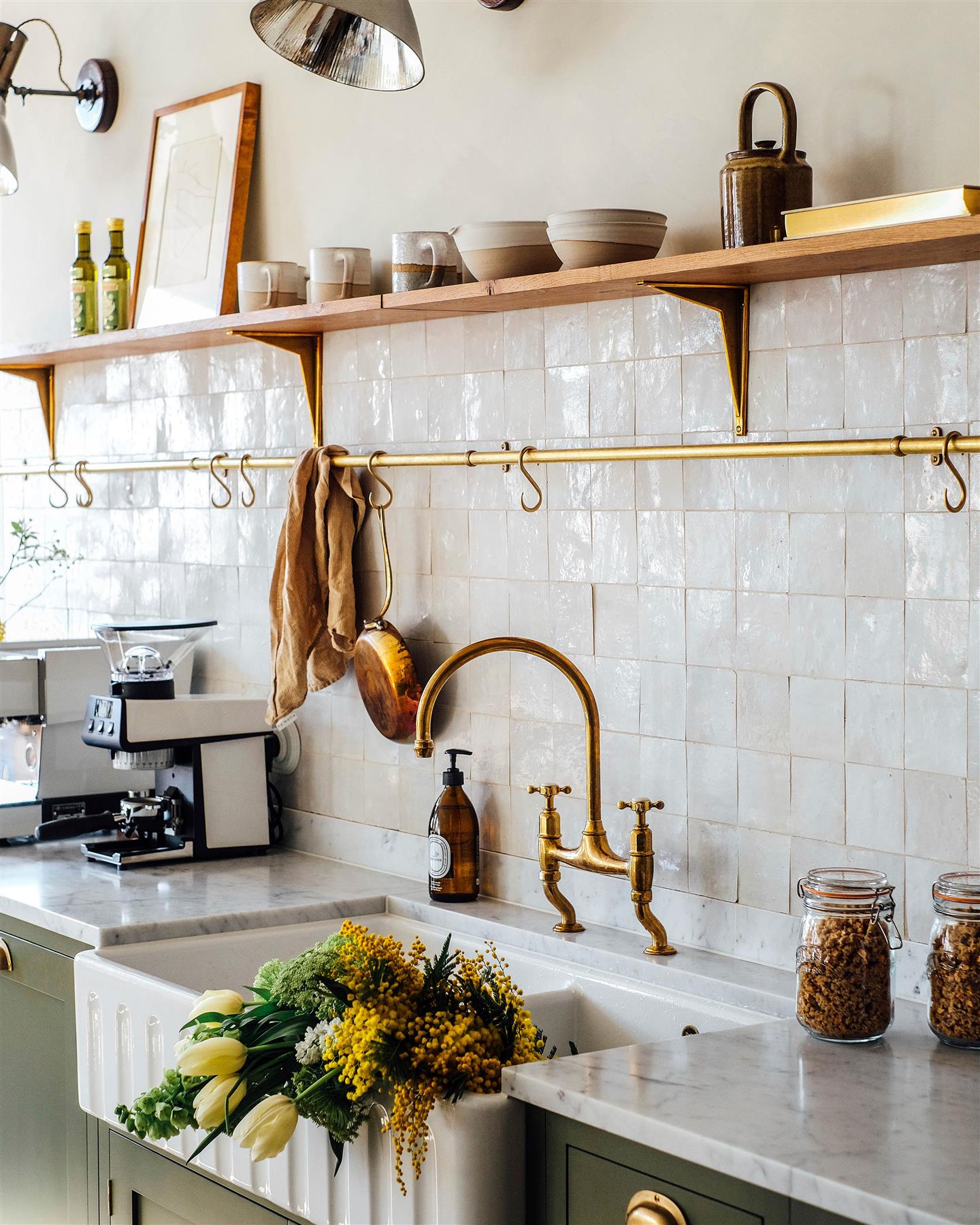 Classic Shelf Bracket - Brass