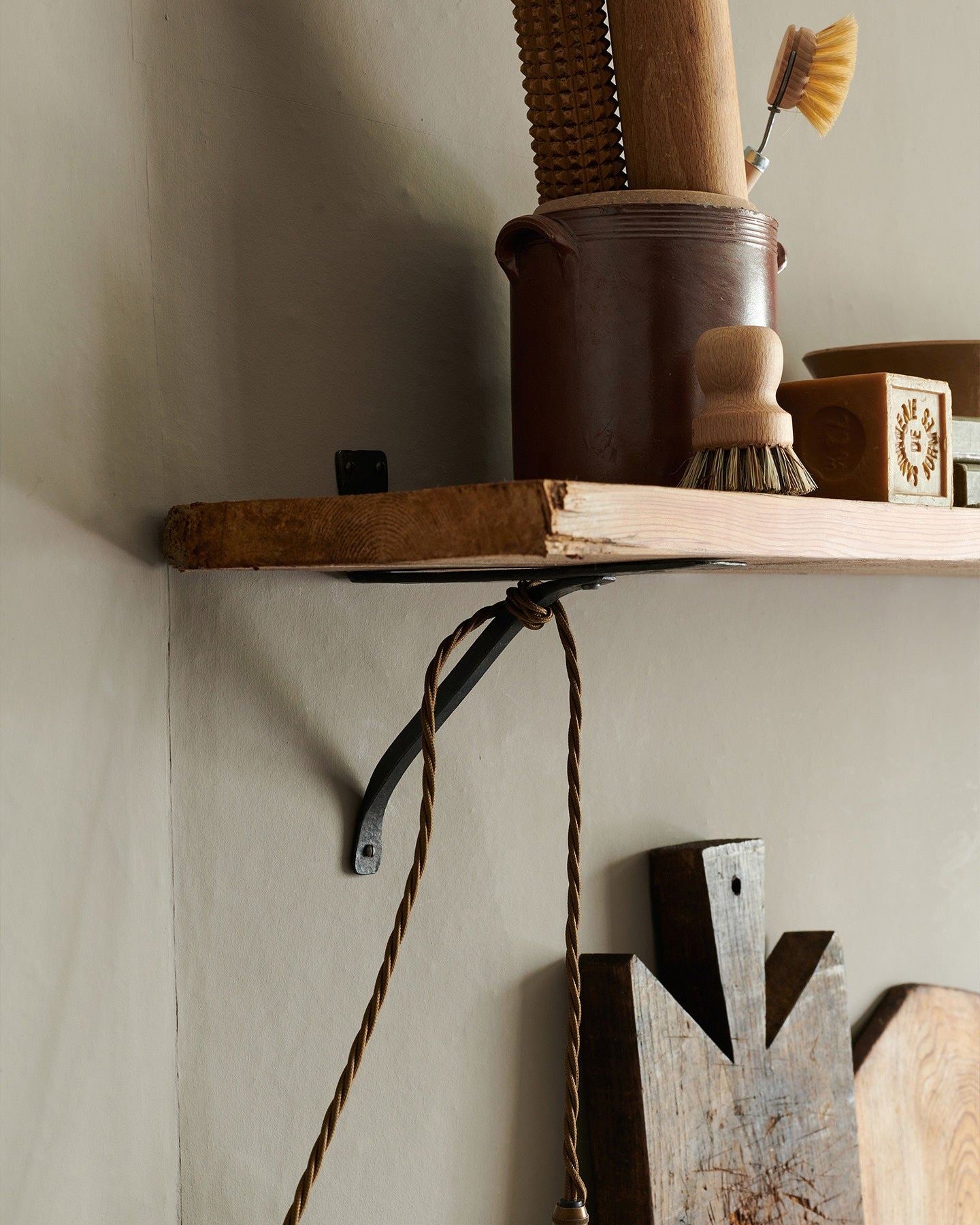 Iron Shelf Bracket with Square Bar