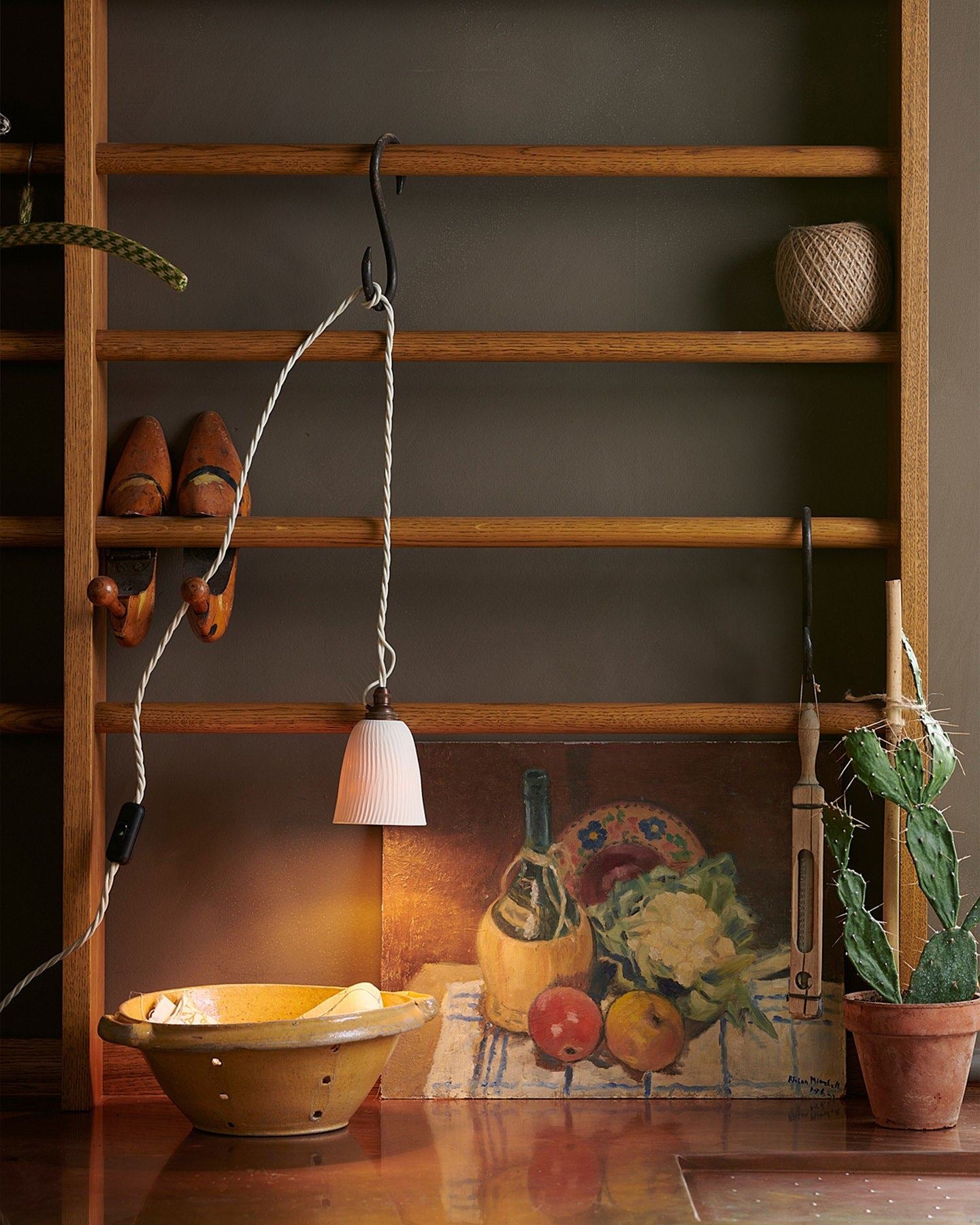 Large Chattered Beaker Porcelain Plug-in Light