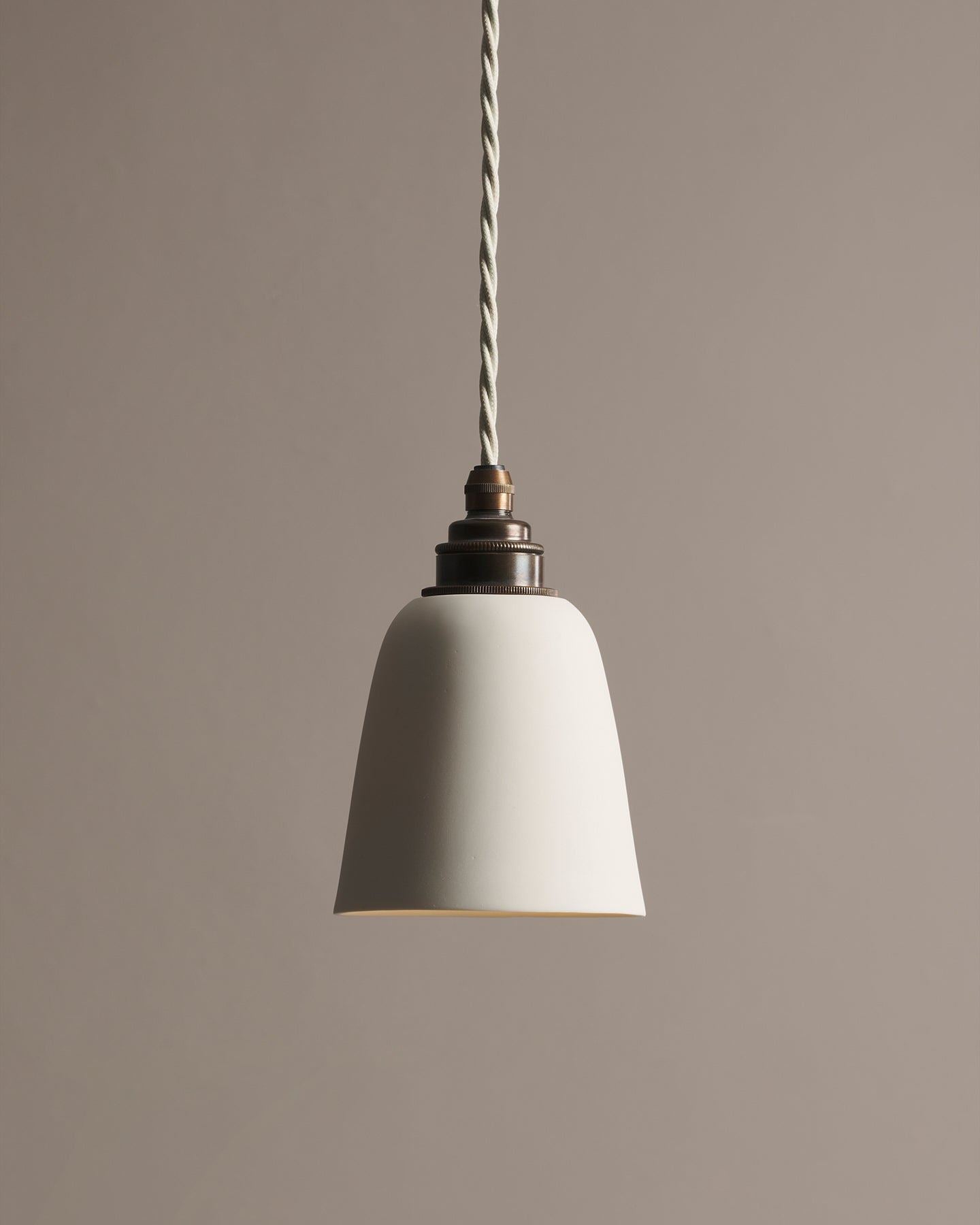 Large Plain Beaker Porcelain Plug-in Light
