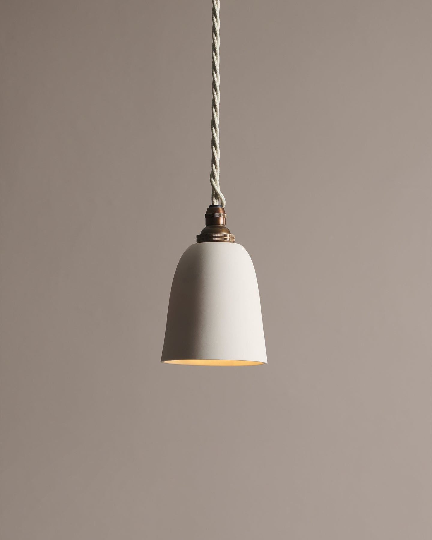 Small Plain Beaker Porcelain Plug-in Light