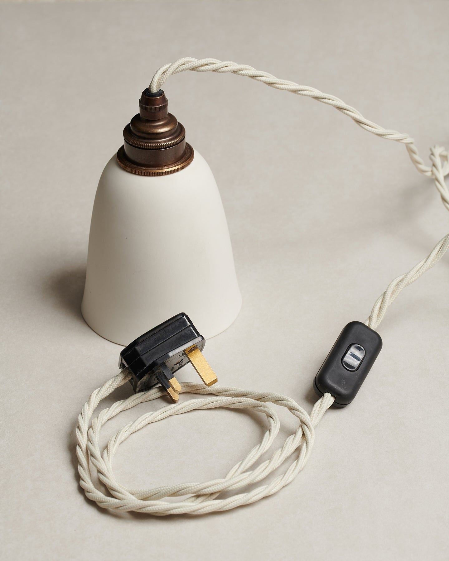 Large Chattered Beaker Porcelain Plug-in Light
